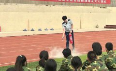 有奖问答师生展开互动充分调动了他们学习消防知识的积极性